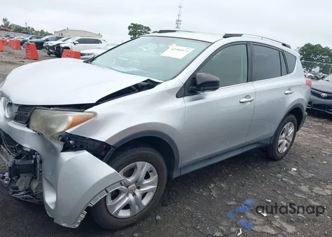2015 Toyota Rav4 Le z USA, uszkodzony, nr VIN JTMZFREVXFD043857